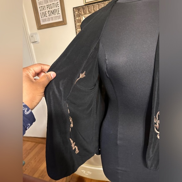 CHICO’S TRAVELERS WOMEN BEAUTIFUL 😍 EMBROIDERED OPEN FRONT CARDIGAN STRETCHY - Picture 4 of 16